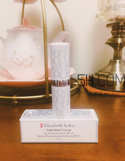 伊麗莎白雅頓經(jīng)典潤澤唇膏怎么樣_好用嗎 伊麗莎白雅頓經(jīng)典潤澤唇膏怎么樣_好用嗎