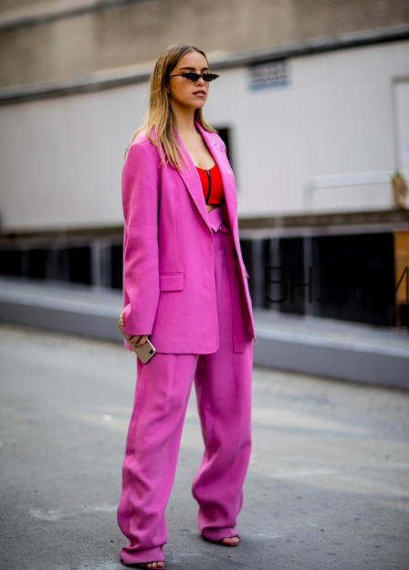 粉色西裝怎么搭配？粉色西裝搭配圖片