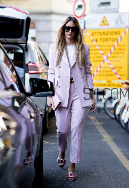 粉色西裝怎么搭配？粉色西裝搭配圖片