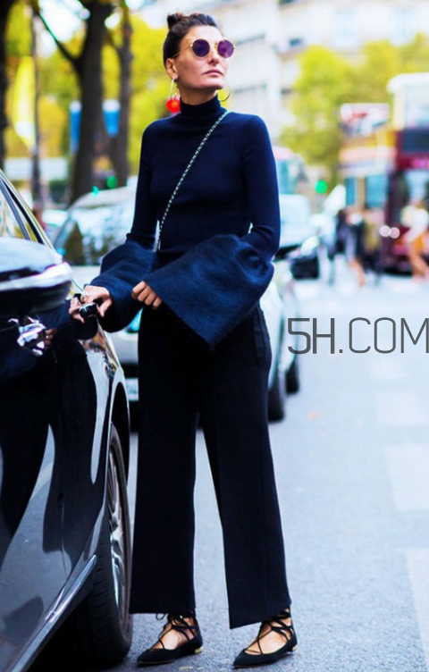 針織衫配闊腿褲好看嗎？針織衫和闊腿褲怎么搭配？