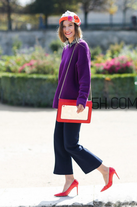 針織衫配闊腿褲好看嗎？針織衫和闊腿褲怎么搭配？