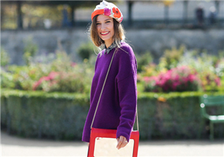 針織衫配闊腿褲好看嗎？針織衫和闊腿褲怎么搭配？