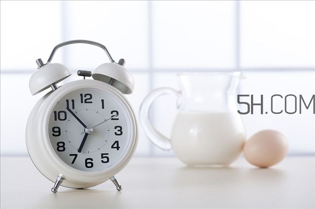 牛奶洗臉對皮膚好嗎 早晚用牛奶洗臉好嗎 牛奶洗臉對皮膚好嗎 早晚用牛奶洗臉好嗎