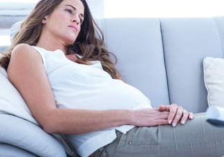 霉菌性陰炎的癥狀有哪些？霉菌性陰炎會(huì)導(dǎo)致流產(chǎn)嗎