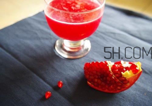 小孩能吃石榴籽嗎 小孩吃石榴有什么好處 小孩能吃石榴籽嗎 小孩吃石榴有什么好處