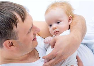 嬰兒鼻塞怎么辦？嬰兒吐奶怎么辦？