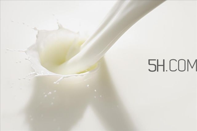 牛奶洗臉對皮膚好嗎 早晚用牛奶洗臉好嗎 牛奶洗臉對皮膚好嗎 早晚用牛奶洗臉好嗎