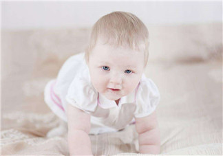 寶寶鼻子不通氣的原因？寶寶因受涼吐奶怎么辦？