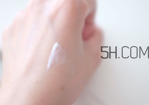 蘭芝眼霜怎么樣？蘭芝眼霜功效