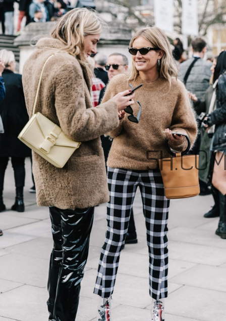 駝色毛衣怎么搭配？駝色毛衣搭配圖片