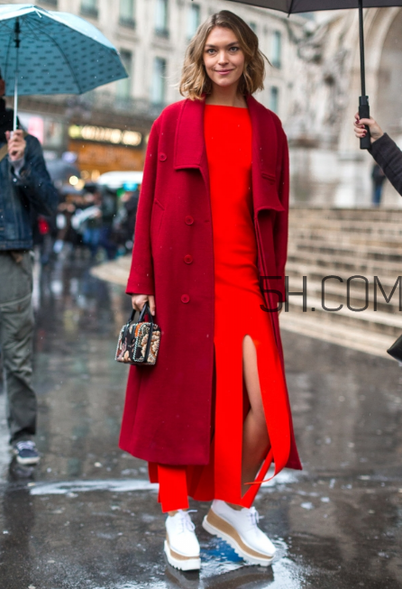 紅色外套里面配什么？紅色外套內(nèi)搭什么顏色？