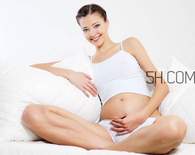 懷孕肚子痛正常嗎？懷孕三個月胎兒無胎心是怎么回事？