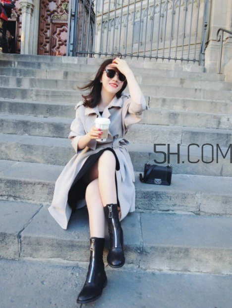 卡其色風(fēng)衣配什么鞋子？卡其色風(fēng)衣搭配鞋子圖片