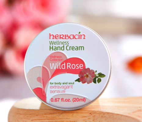 herbacin賀本清護(hù)手霜鐵盒裝怎么樣？哪個(gè)顏色好？