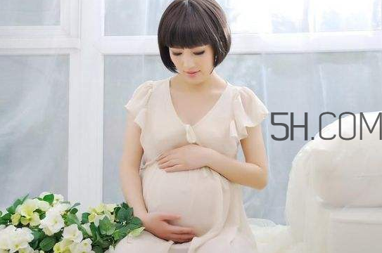 孕婦牙齦發(fā)炎腫痛怎么辦？早孕白帶有什么變化？