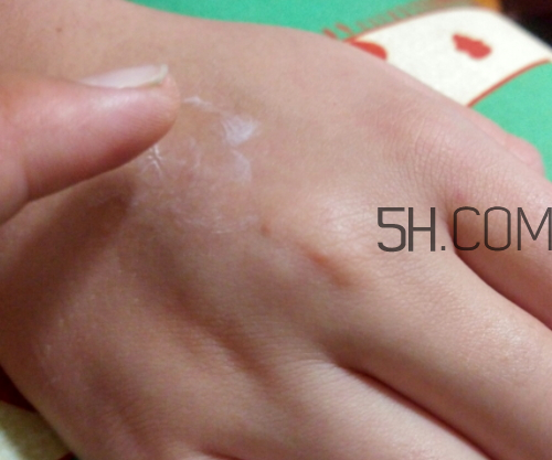 丸美眼部舒悅精華霜多少錢？丸美眼部舒悅精華霜怎么樣？