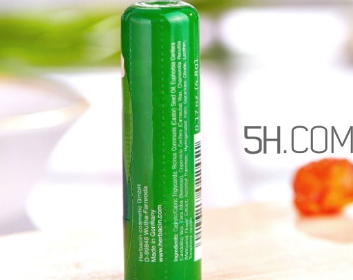 herbacin賀本清小甘菊唇膏怎么樣？小甘菊唇膏使用心得