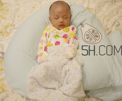 哺乳枕有必要買嗎？哺乳枕有用嗎？