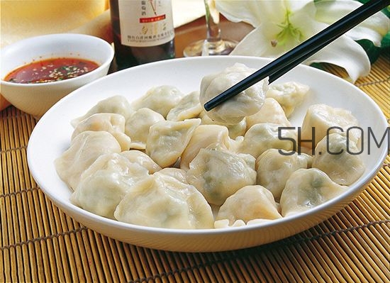 十個(gè)月的寶寶可以吃餃子嗎？寶寶吃什么餡的餃子好？