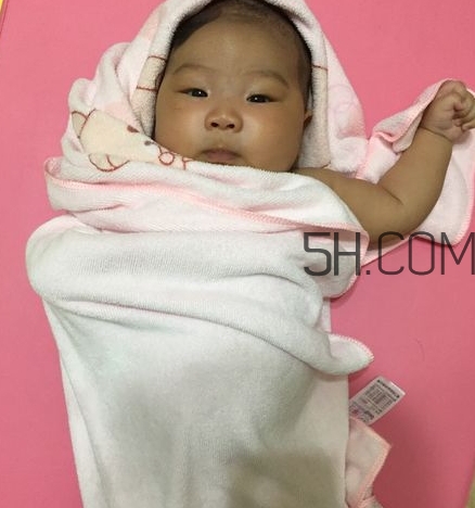 如何正確給寶寶洗澡？給寶寶洗澡水溫多少度？