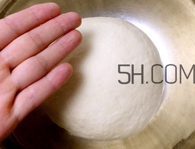 餃子和面用熱水還是冷水？餃子和面要醒多長時間？