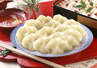 餃子和面用熱水還是冷水？餃子和面要醒多長時間？