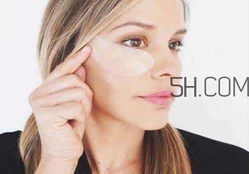 敷眼膜的最佳時(shí)間 敷眼膜的時(shí)候怎么辦 敷眼膜的最佳時(shí)間 敷眼膜的時(shí)候怎么辦