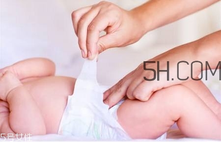 紙尿布和布尿布有什么區(qū)別？紙尿布和布尿布哪個好？