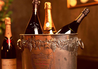 葡萄酒是不是時(shí)間越長(zhǎng)越好？葡萄酒是甜的嗎