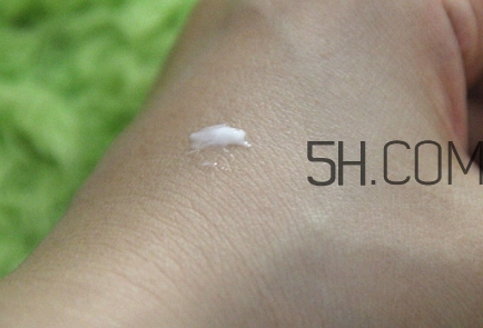 嬌韻詩有幾款眼霜？嬌韻詩眼霜哪款好用