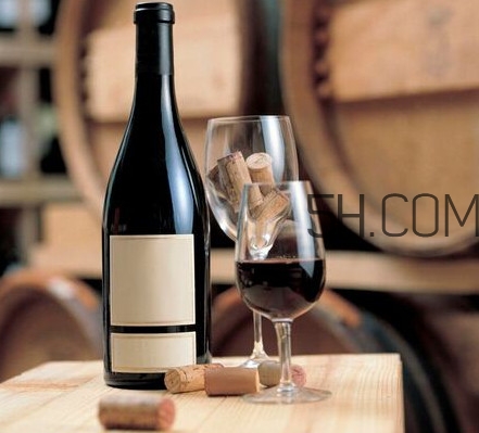 喝葡萄酒有什么好處？自制葡萄酒有什么危害