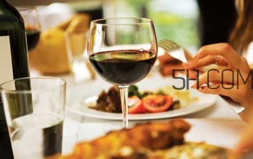 喝葡萄酒有什么好處？自制葡萄酒有什么危害