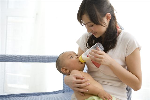 順產(chǎn)后不喂奶怎么回奶 順產(chǎn)后不喂奶多久能回奶 順產(chǎn)后不喂奶怎么回奶 順產(chǎn)后不喂奶多久能回奶