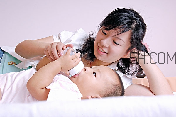 順產(chǎn)喂奶可以吃餅干嗎 順產(chǎn)后可以吃什么零食 順產(chǎn)喂奶可以吃餅干嗎 順產(chǎn)后可以吃什么零食