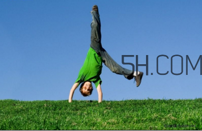 倒立怎么練？倒立可以治療哪些疾??？