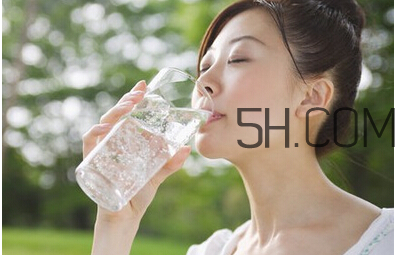 運(yùn)動(dòng)前吃什么好？跳繩減肥會(huì)瘦胸嗎？