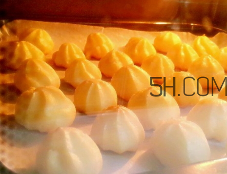 奶油泡芙能放多久 奶油泡芙能隔夜嗎 奶油泡芙能放多久 奶油泡芙能隔夜嗎