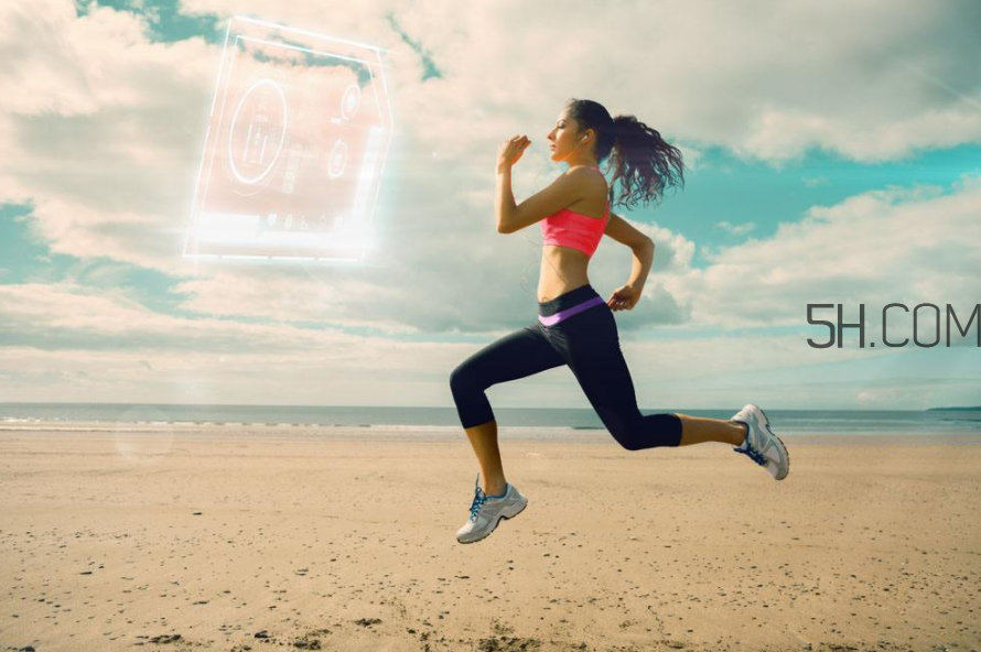 跑步小腹痛是怎么回事？深蹲減肥比跑步更有效嗎？