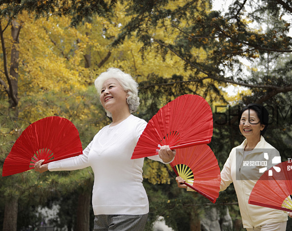頸椎病能游泳嗎？頸椎病能引起胸疼嗎？