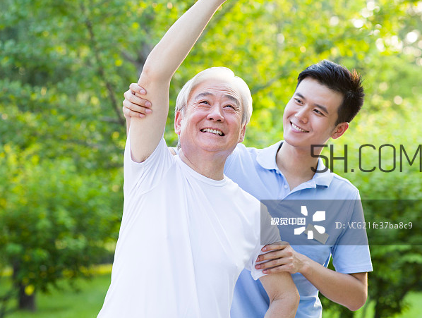 頸椎病能游泳嗎？頸椎病能引起胸疼嗎？