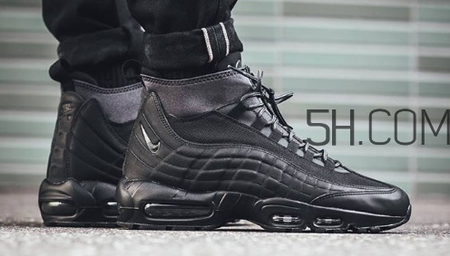 nike air max 95 triple black黑魂配色上腳效果怎么樣？