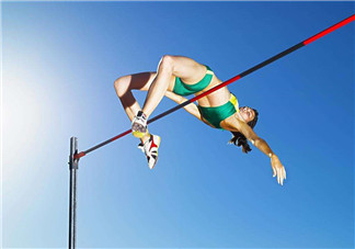 如何做好撐桿跳高運(yùn)動(dòng)？背越式跳高的七大技巧