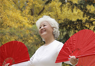 頸椎病能游泳嗎？頸椎病能引起胸疼嗎？