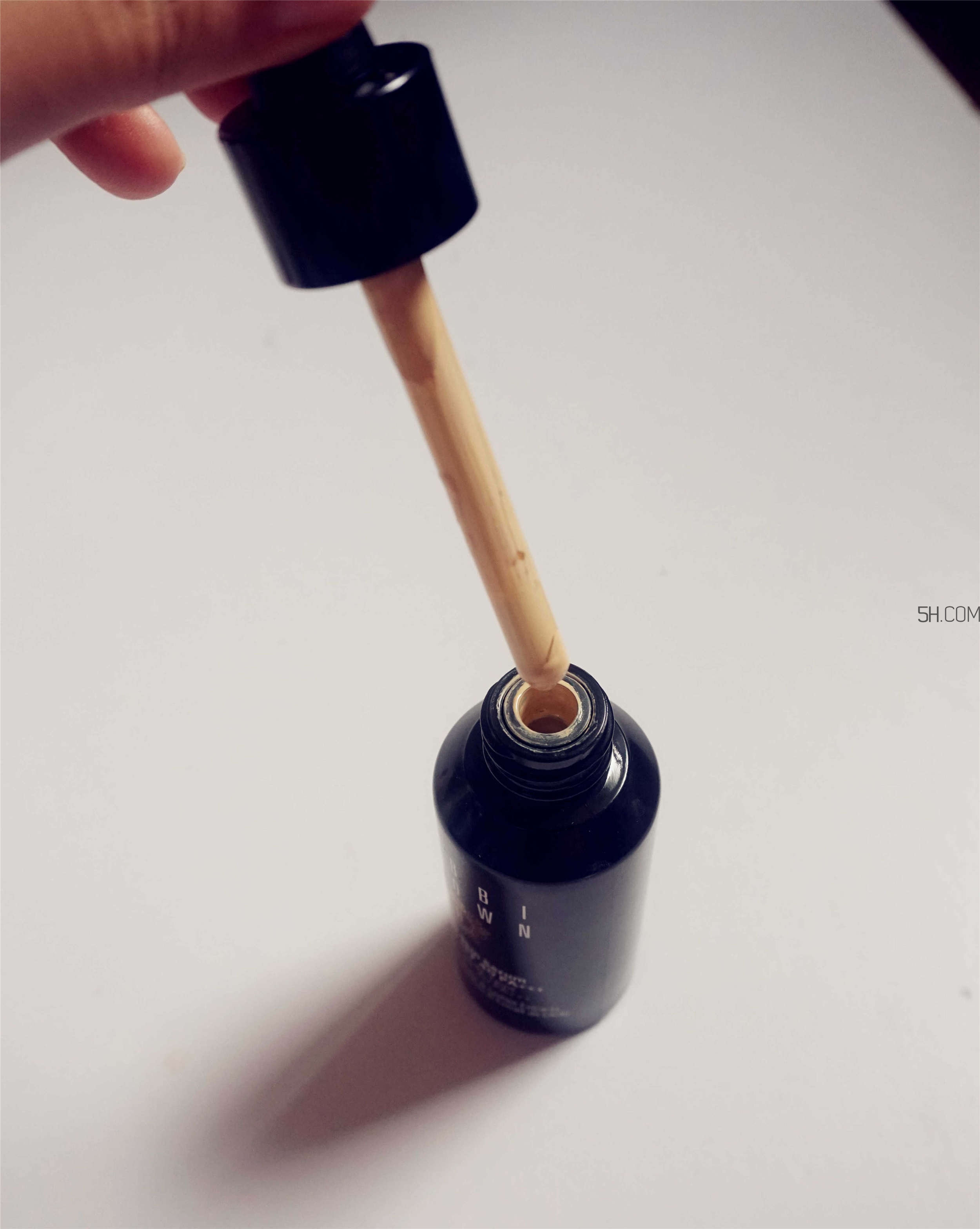 芭比波朗蟲草粉底液和covermark中草粉底霜哪個好? 芭比波朗蟲草粉底液和covermark中草粉底霜哪個好?