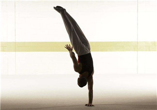 哪些人不適合倒立瘦肚子？人體倒立有什么好處？