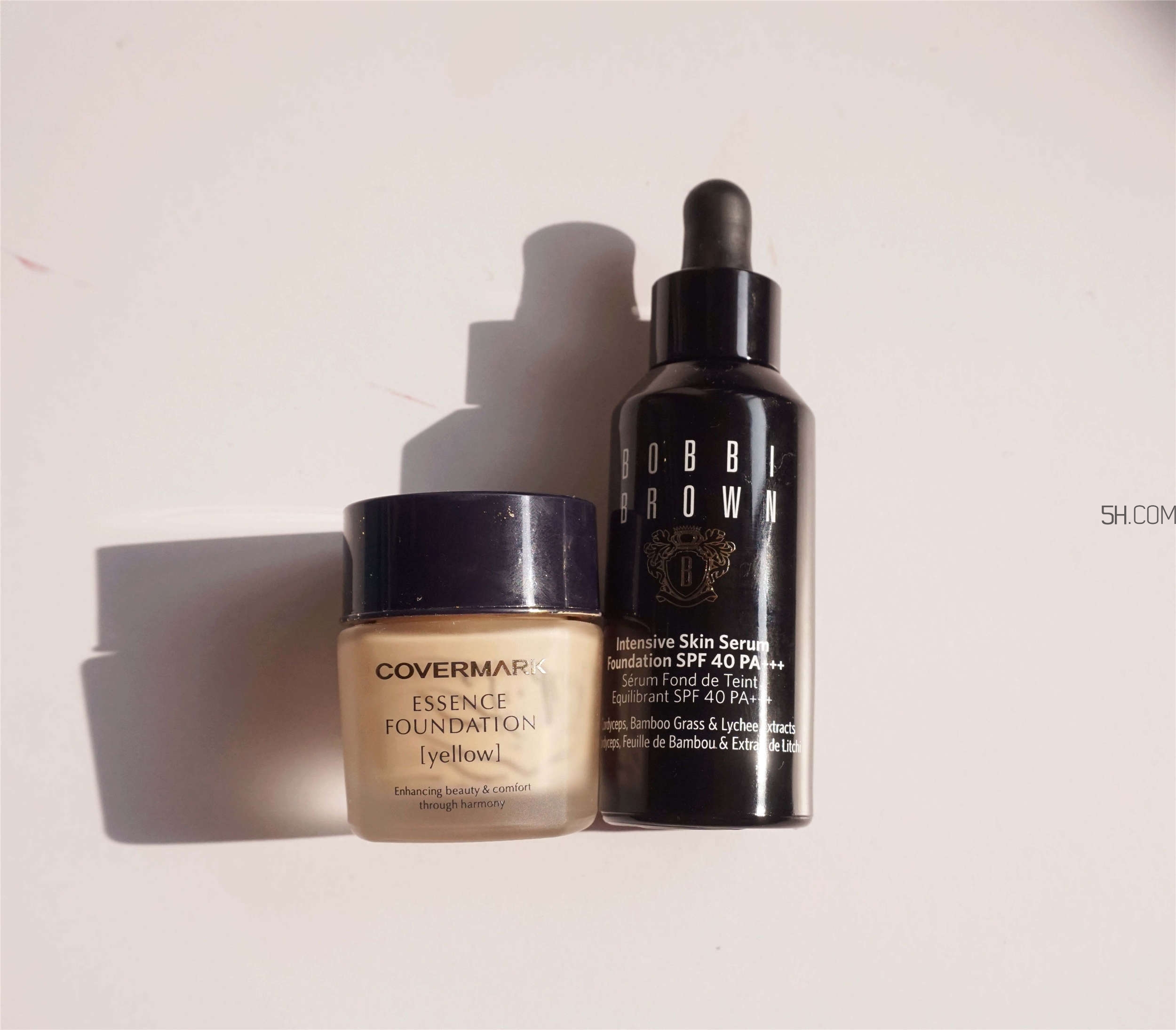 芭比波朗蟲草粉底液和covermark中草粉底霜哪個好? 芭比波朗蟲草粉底液和covermark中草粉底霜哪個好?