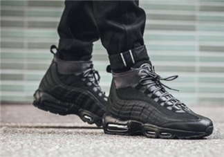 nike air max 95 triple black黑魂配色上腳效果怎么樣？