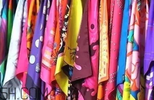 愛(ài)馬仕twilly香水怎么打開(kāi)？愛(ài)馬仕twilly絲巾香水怎么用