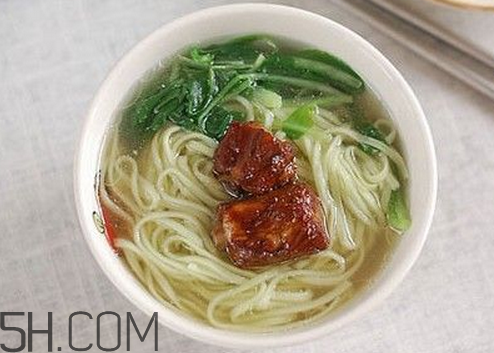 秋天喝蜂蜜有什么好處？秋天吃什么對身體好？