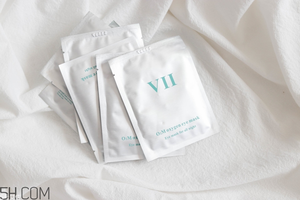 眼膜精華可以涂臉嗎 眼膜精華涂臉的正確方法 眼膜精華可以涂臉嗎 眼膜精華涂臉的正確方法